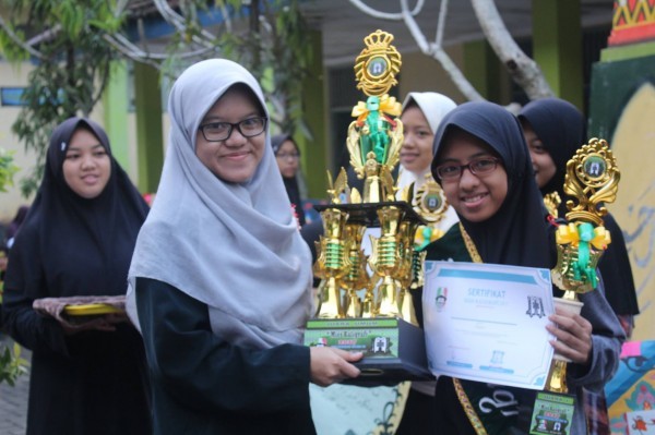 SMP Terpadu Riyadlul Ulum Wadda`wah Putri